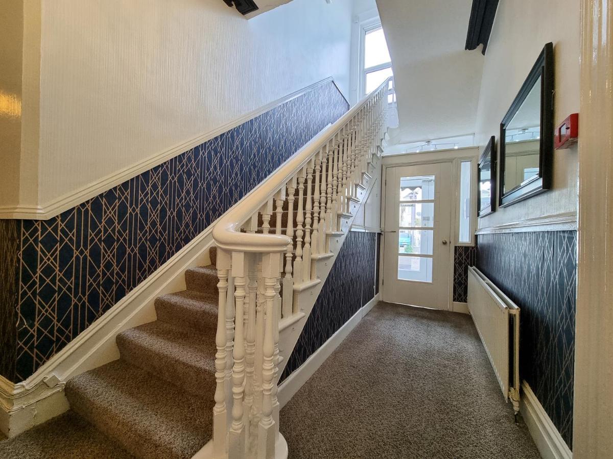Bed and Breakfast The Ashleigh - Dog Friendly à Bornemouth Extérieur photo