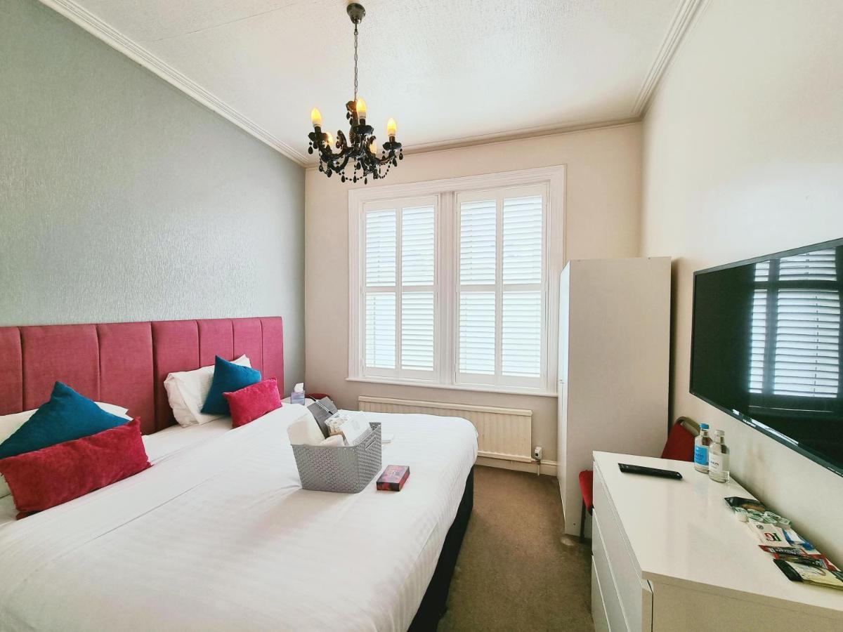 Bed and Breakfast The Ashleigh - Dog Friendly à Bornemouth Extérieur photo
