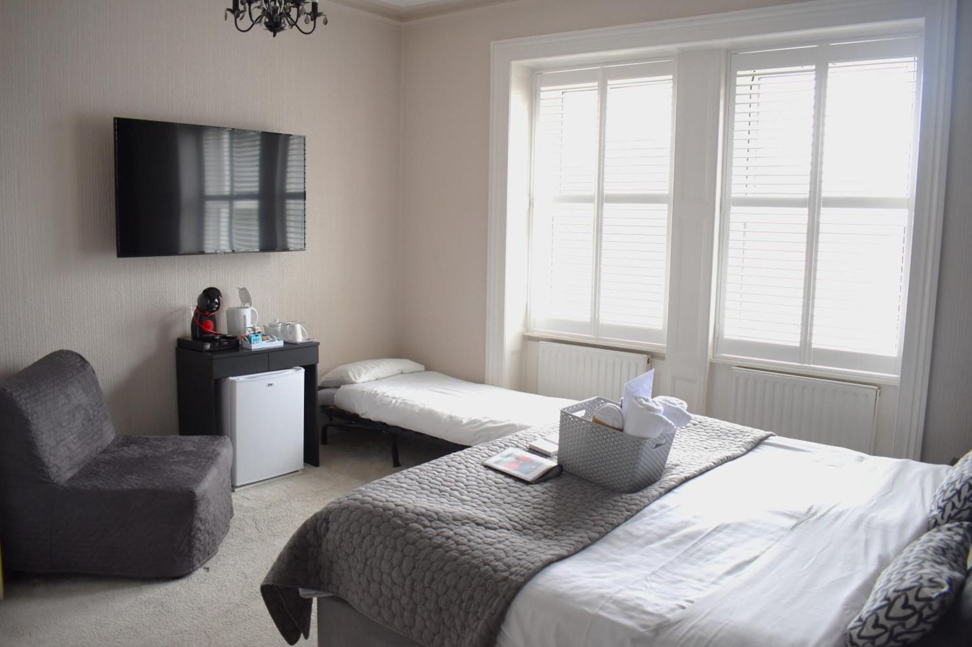 Bed and Breakfast The Ashleigh - Dog Friendly à Bornemouth Extérieur photo