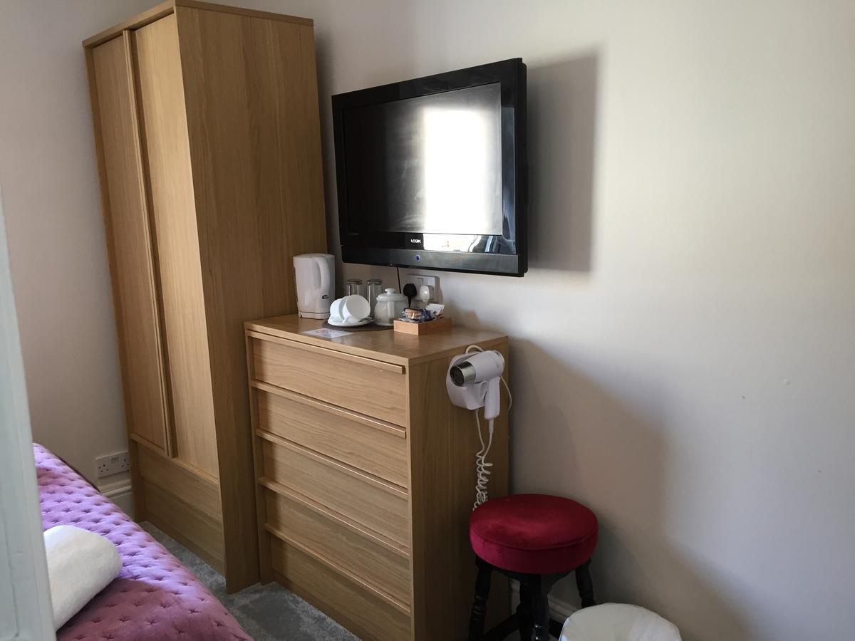 Bed and Breakfast The Ashleigh - Dog Friendly à Bornemouth Extérieur photo